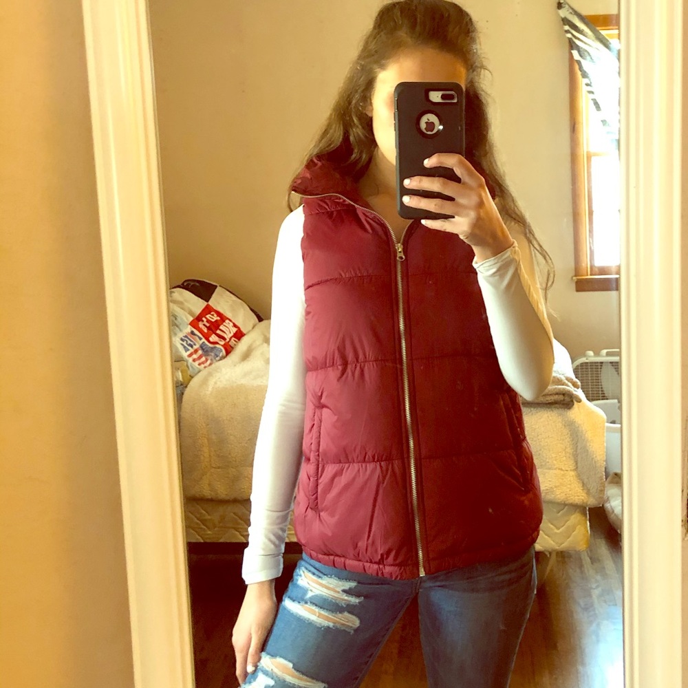 🌼🌸Old Navy Maroon Vest